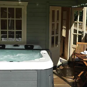 Ashford House 'the Snug' Private Hot Tub Fylingthorpe